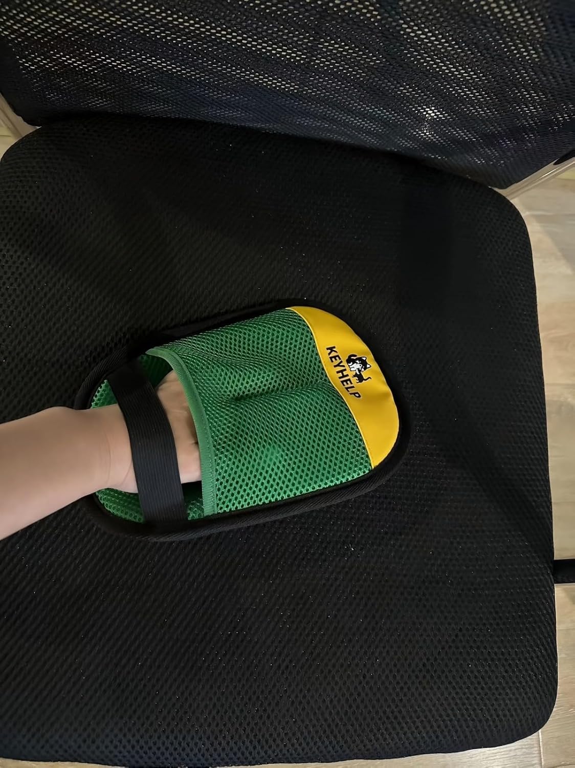 Electrostatic Pet Hair Removal Glove – Reusable, Washable Grooming & Cleaning Mitt for Dogs and Cats - Image 3